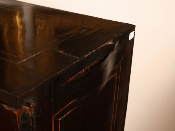 Importante monetiere listrato in legno ebanizzato  - Asta L'Arte di Arredare - Associazione Nazionale - Case d'Asta italiane