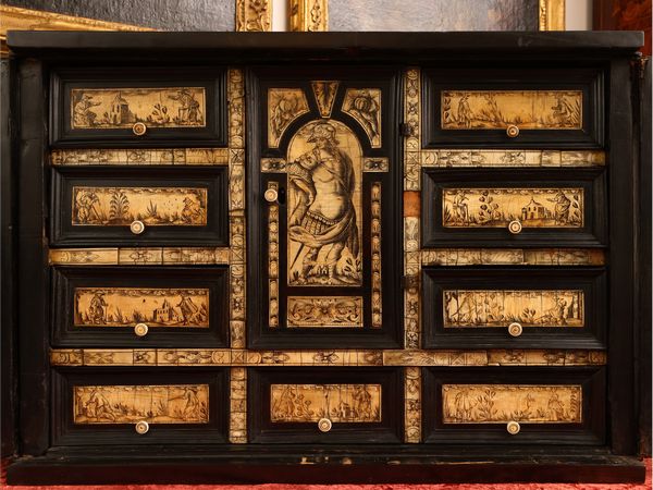 Importante monetiere listrato in legno ebanizzato  - Asta L'Arte di Arredare - Associazione Nazionale - Case d'Asta italiane