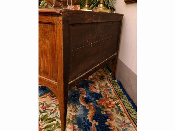 Piccolo cassettone in ciliegio  - Asta L'Arte di Arredare - Associazione Nazionale - Case d'Asta italiane