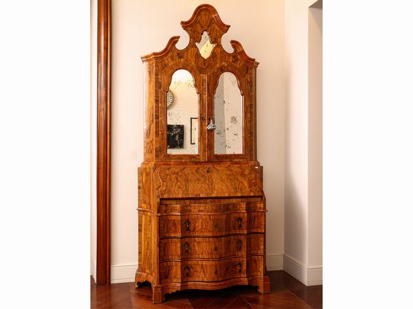 Piccolo trumeau impiallacciato in radica di noce  - Asta L'Arte di Arredare - Associazione Nazionale - Case d'Asta italiane