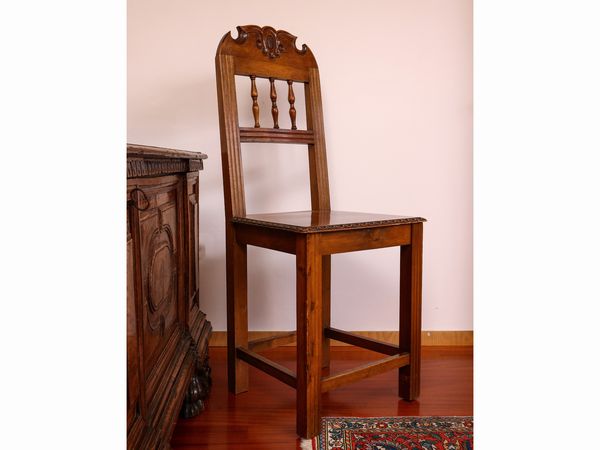 Serie di sei sedie in noce  - Asta L'Arte di Arredare - Associazione Nazionale - Case d'Asta italiane