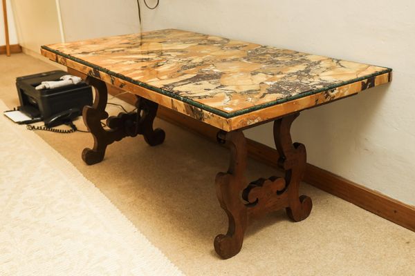 Tavolino basso da caff  - Asta L'Arte di Arredare - Associazione Nazionale - Case d'Asta italiane