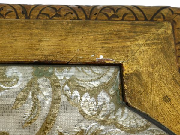 Tavolino da centro in legno intagliato e dorato  - Asta L'Arte di Arredare - Associazione Nazionale - Case d'Asta italiane