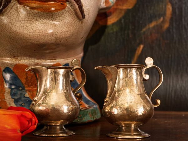 Coppia di piccoli versatoi liturgici in argento  - Asta L'Arte di Arredare - Associazione Nazionale - Case d'Asta italiane