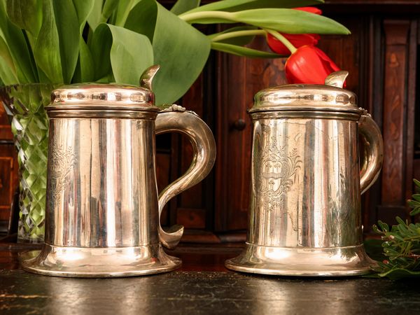 Coppia di tankard in argento, Londra 1791  - Asta L'Arte di Arredare - Associazione Nazionale - Case d'Asta italiane