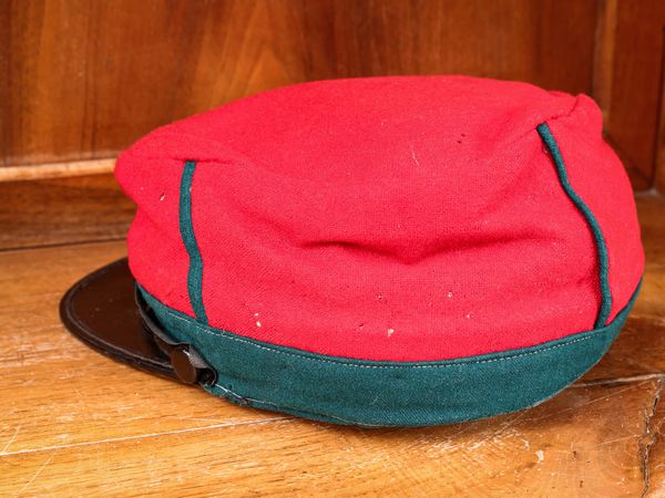 Berretto Associzione Nazionale Garibaldini  - Asta L'Arte di Arredare - Associazione Nazionale - Case d'Asta italiane