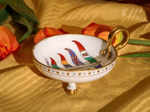 Coppa commemorativa XX Riunione Annuale AEI, Firenze 1916, Richard Ginori  - Asta L'Arte di Arredare - Associazione Nazionale - Case d'Asta italiane