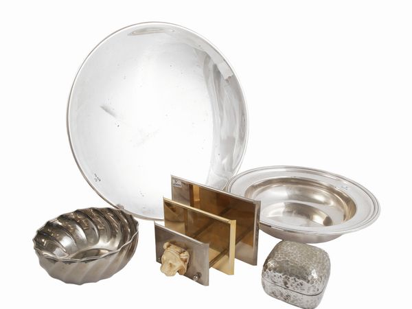 Assortimento di accessori in metallo argentato  - Asta L'Arte di Arredare - Associazione Nazionale - Case d'Asta italiane