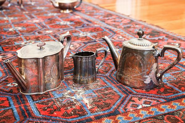 Assortimento di accessori per il t in metallo argentato  - Asta L'Arte di Arredare - Associazione Nazionale - Case d'Asta italiane