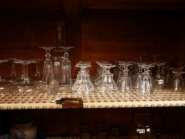 Assortimento di bicchieri in vetro e cristallo  - Asta L'Arte di Arredare - Associazione Nazionale - Case d'Asta italiane