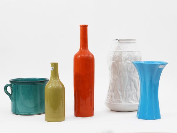 Cinque vasi in ceramica smaltata  - Asta L'Arte di Arredare - Associazione Nazionale - Case d'Asta italiane