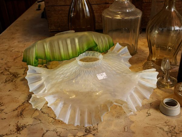 Lotto di oggetti in vetro d'epoca  - Asta L'Arte di Arredare - Associazione Nazionale - Case d'Asta italiane