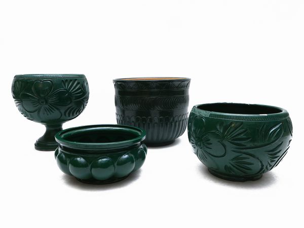 Quattro portavasi in terracotta verde scuro  - Asta L'Arte di Arredare - Associazione Nazionale - Case d'Asta italiane