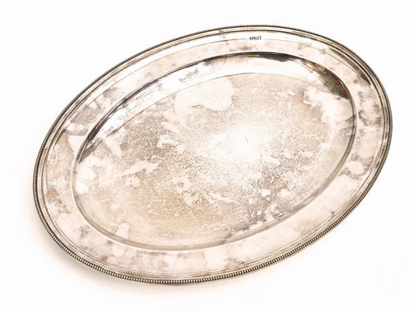 Vassoio ovale in metallo argentato  - Asta L'Arte di Arredare - Associazione Nazionale - Case d'Asta italiane