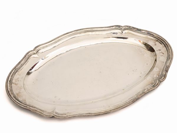 Vassoio ovale in metallo argentato  - Asta L'Arte di Arredare - Associazione Nazionale - Case d'Asta italiane