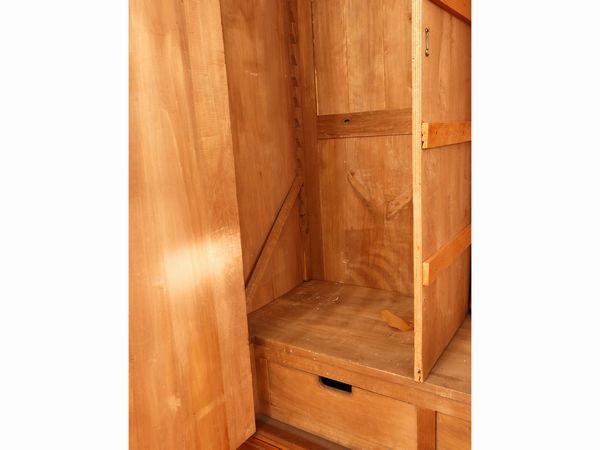 Armadio in noce  - Asta L'Arte di Arredare - Associazione Nazionale - Case d'Asta italiane