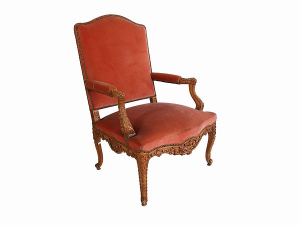 Coppia di poltrone in noce  - Asta L'Arte di Arredare - Associazione Nazionale - Case d'Asta italiane