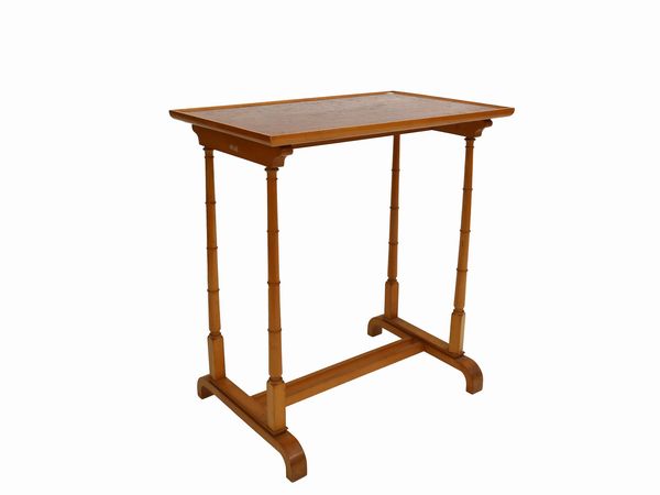 Tavolino da appoggio con piano impiallacciato in radica di tuia  - Asta L'Arte di Arredare - Associazione Nazionale - Case d'Asta italiane