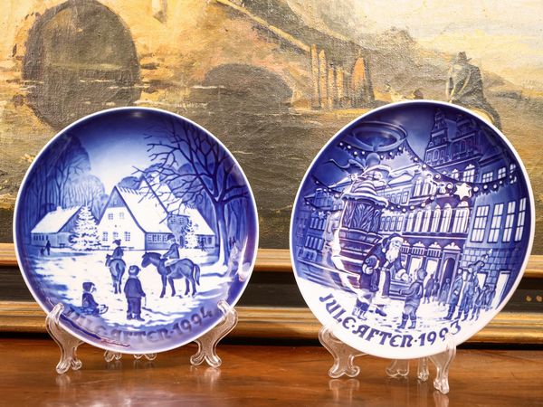 Due piatti di Natale in porcellana danese  - Asta L'Arte di Arredare - Associazione Nazionale - Case d'Asta italiane