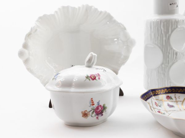 Lotto di oggetti in porcellana  - Asta L'Arte di Arredare - Associazione Nazionale - Case d'Asta italiane