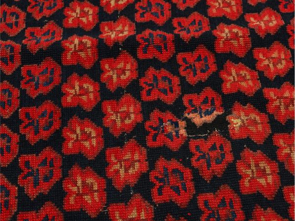 Tappeto caucasico di vecchia manifattura  - Asta L'Arte di Arredare - Associazione Nazionale - Case d'Asta italiane