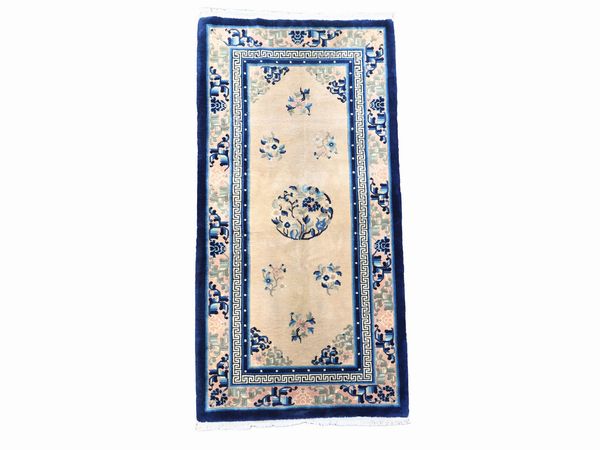 Tappeto Pechino di vecchia manifattura  - Asta L'Arte di Arredare - Associazione Nazionale - Case d'Asta italiane