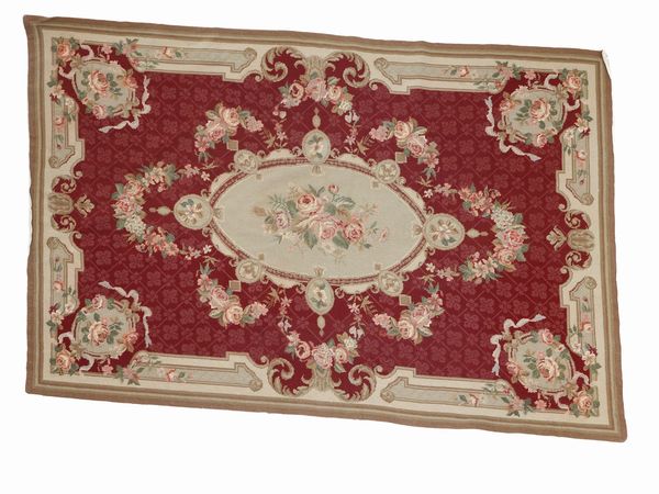 Tappeto realizzato a piccolo punto  - Asta L'Arte di Arredare - Associazione Nazionale - Case d'Asta italiane