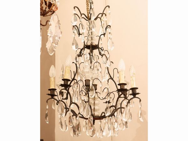 Lampadario in metallo patinato e cristallo  - Asta L'Arte di Arredare - Associazione Nazionale - Case d'Asta italiane