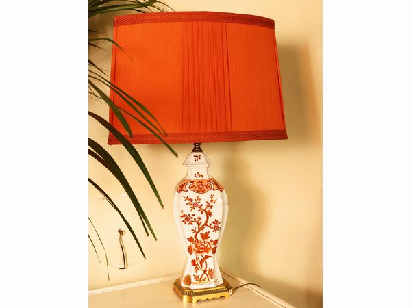 Lume da tavolo in porcellana  - Asta L'Arte di Arredare - Associazione Nazionale - Case d'Asta italiane