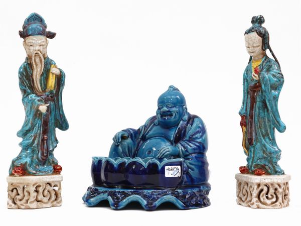 Tre figure orientali in ceramica  - Asta L'Arte di Arredare - Associazione Nazionale - Case d'Asta italiane