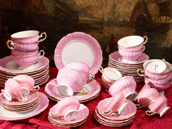 Servizio da t e caff in porcellana rosa  - Asta L'Arte di Arredare - Associazione Nazionale - Case d'Asta italiane