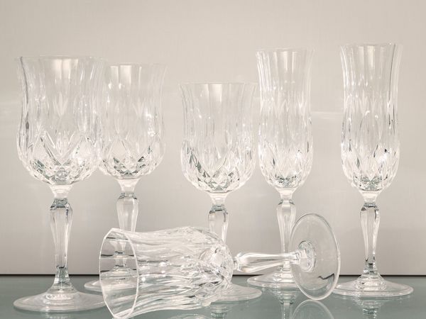Servizio di bicchieri in cristalo molato  - Asta L'Arte di Arredare - Associazione Nazionale - Case d'Asta italiane