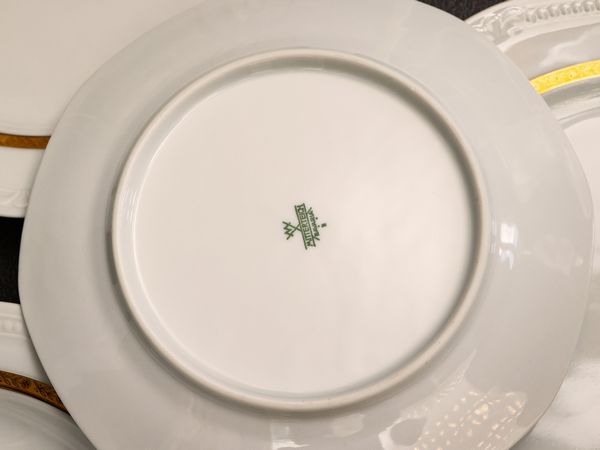 Servizio di piatti in porcellana tedesca  - Asta L'Arte di Arredare - Associazione Nazionale - Case d'Asta italiane