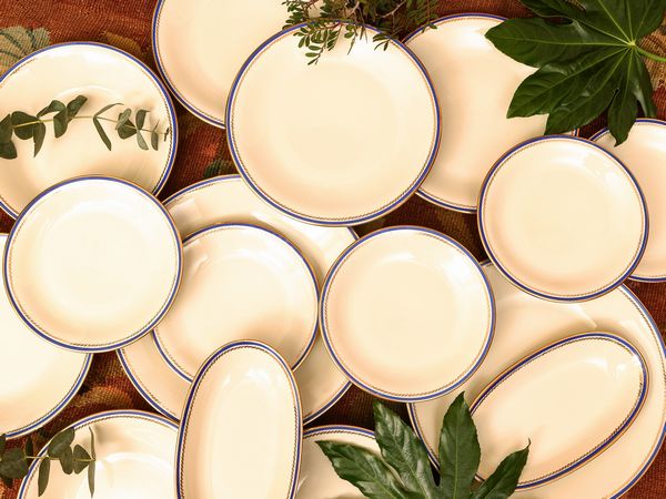 Servizio di piatti in porcellana tedesca  - Asta L'Arte di Arredare - Associazione Nazionale - Case d'Asta italiane