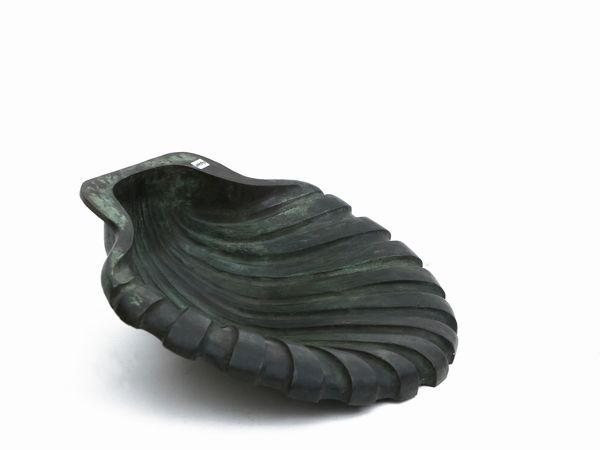 Acquasantiera in bronzo  - Asta L'Arte di Arredare - Associazione Nazionale - Case d'Asta italiane