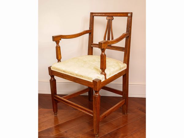 Coppia di poltroncine in noce  - Asta L'Arte di Arredare - Associazione Nazionale - Case d'Asta italiane