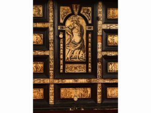 Importante monetiere listrato in legno ebanizzato  - Asta L'Arte di Arredare - Associazione Nazionale - Case d'Asta italiane