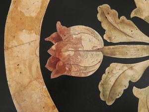 Tavolo in noce con piano in scagliola, Bianco Bianchi Firenze  - Asta L'Arte di Arredare - Associazione Nazionale - Case d'Asta italiane