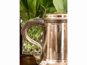 Coppia di tankard in argento, Londra 1791  - Asta L'Arte di Arredare - Associazione Nazionale - Case d'Asta italiane