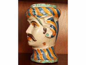 Grande vaso antropomorfo  - Asta L'Arte di Arredare - Associazione Nazionale - Case d'Asta italiane