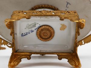 Trittico in porcellana e metallo dorato, Limoges  - Asta L'Arte di Arredare - Associazione Nazionale - Case d'Asta italiane