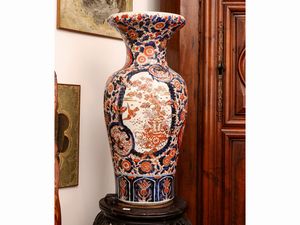 Vaso a balaustro in porcellana, Imari  - Asta L'Arte di Arredare - Associazione Nazionale - Case d'Asta italiane