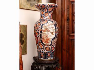 Vaso a balaustro in porcellana, Imari  - Asta L'Arte di Arredare - Associazione Nazionale - Case d'Asta italiane