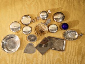 MIscellanea di ninnoli e curiosit in porcellana e biscuit  - Asta L'Arte di Arredare - Associazione Nazionale - Case d'Asta italiane