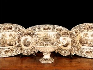 Assortimento di piatti decorativi e da portata in terraglia  - Asta L'Arte di Arredare - Associazione Nazionale - Case d'Asta italiane