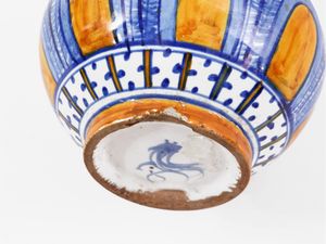 Piccolo vaso in terracotta smaltata, Cantagalli  - Asta L'Arte di Arredare - Associazione Nazionale - Case d'Asta italiane