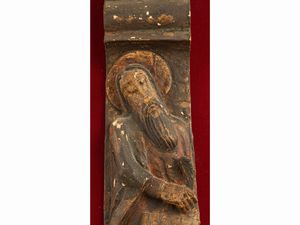 Due antichi frammenti lignei raffiguranti santi  - Asta L'Arte di Arredare - Associazione Nazionale - Case d'Asta italiane