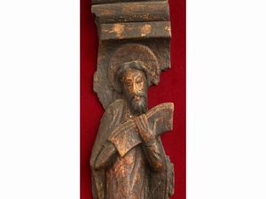 Due antichi frammenti lignei raffiguranti santi  - Asta L'Arte di Arredare - Associazione Nazionale - Case d'Asta italiane