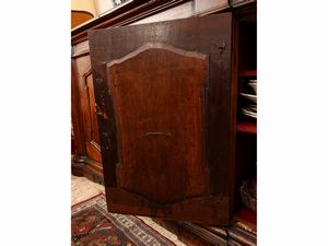 Grande credenza in noce  - Asta L'Arte di Arredare - Associazione Nazionale - Case d'Asta italiane