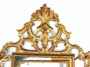 Grande specchiera con cornice in legno intagliato e dorato  - Asta L'Arte di Arredare - Associazione Nazionale - Case d'Asta italiane